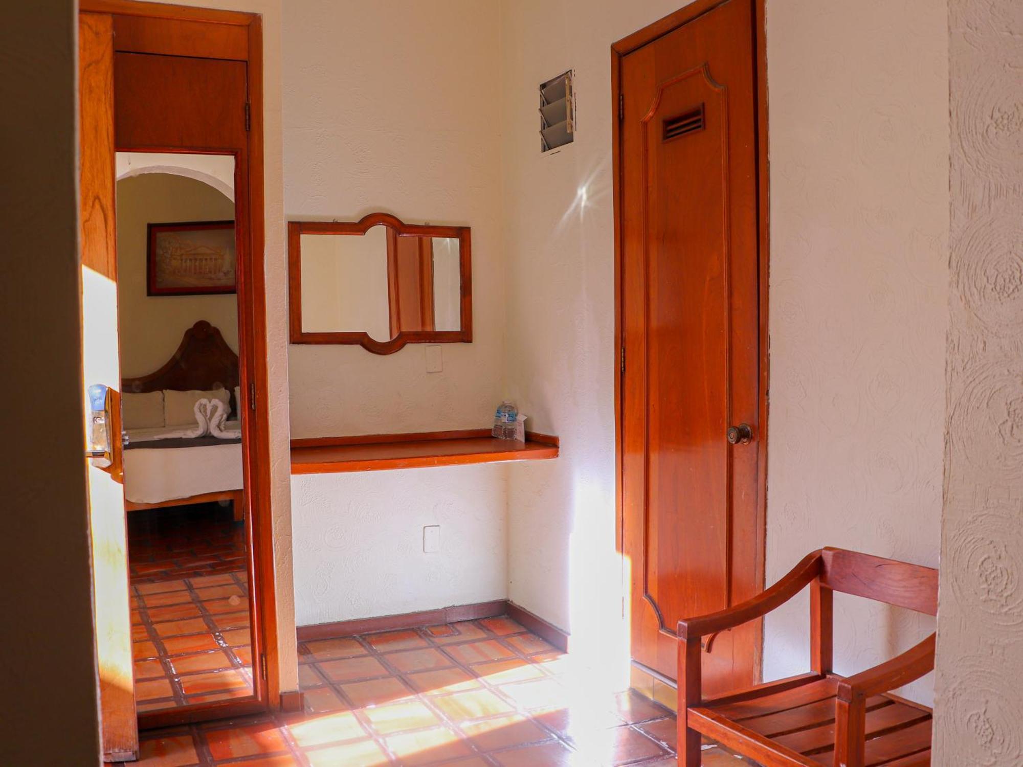 גואדלחארה Hotel Frances מראה חיצוני תמונה